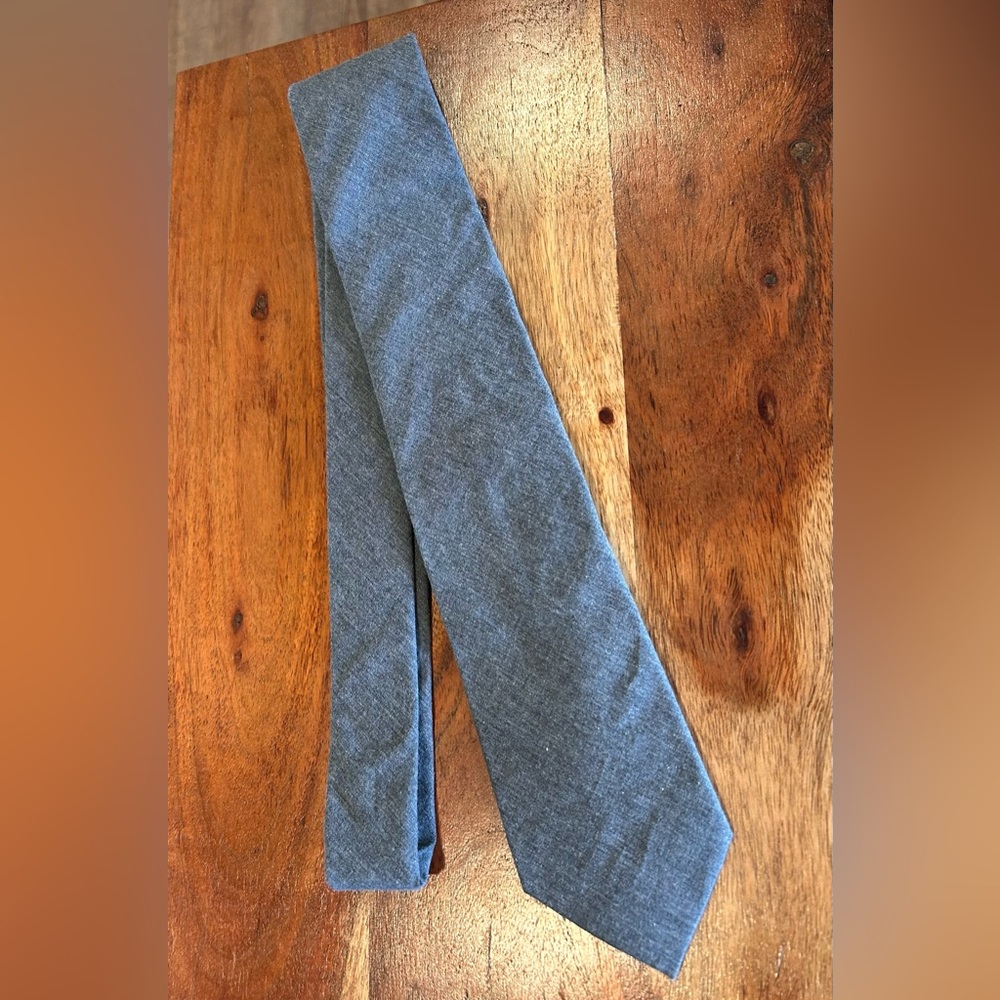Gray J. Crew tie. Never worn. Thin style.